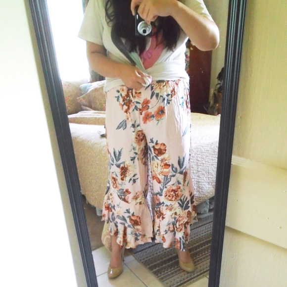 Pink Floral Pants - Picture 6 of 6